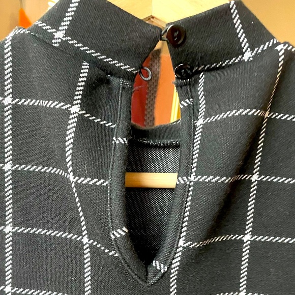 Hollister Plaid Black Crop Top NWOT - Picture 3 of 5